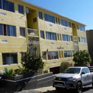 Bramber Court Art-Deco Self-Catering Apartments Cape Town 