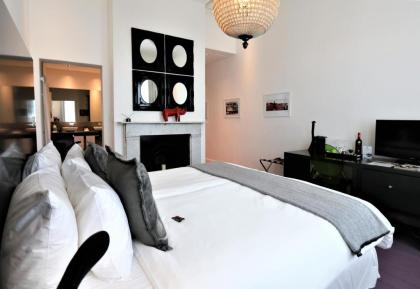 DysArt Boutique Hotel - image 19