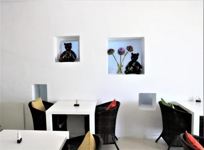 DysArt Boutique Hotel - image 9