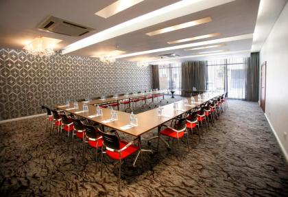 Protea Hotel by Marriott Fire & Ice Cape Town - image 18