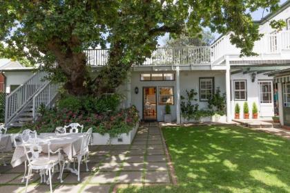 Sandown Lodge - image 12