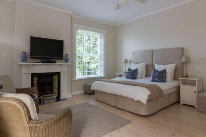 Sandown Lodge - image 15