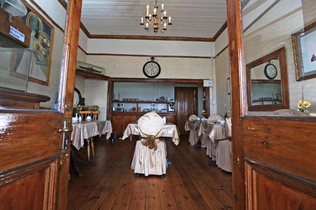 Central Hotel Guest House - image 4