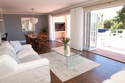 Seabreeze Luxury Two Bedroom Self Catering Penthouse - image 9