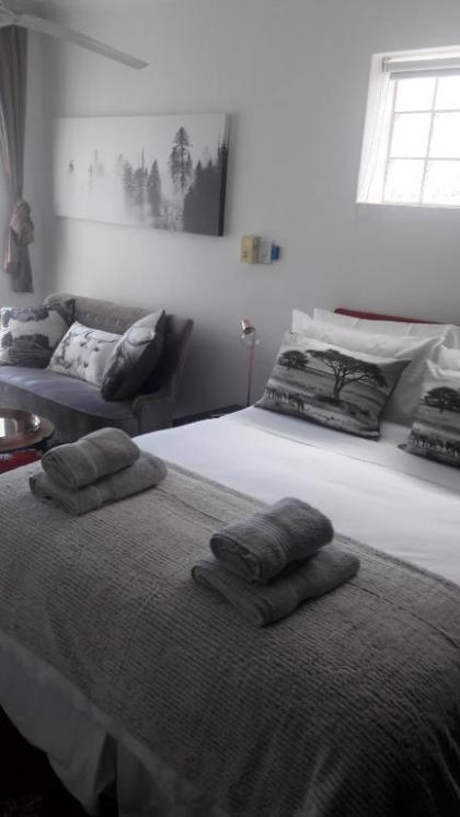 Camps Bay Apartment - image 10