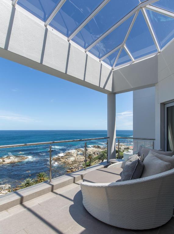 62 Camps Bay - main image
