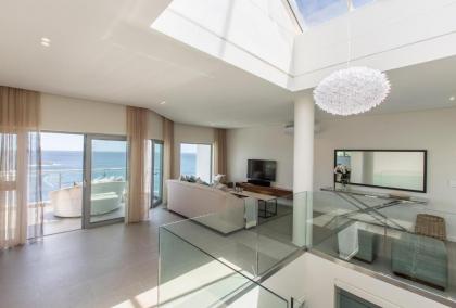 62 Camps Bay - image 20