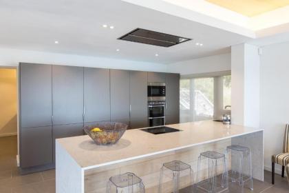 62 Camps Bay - image 3