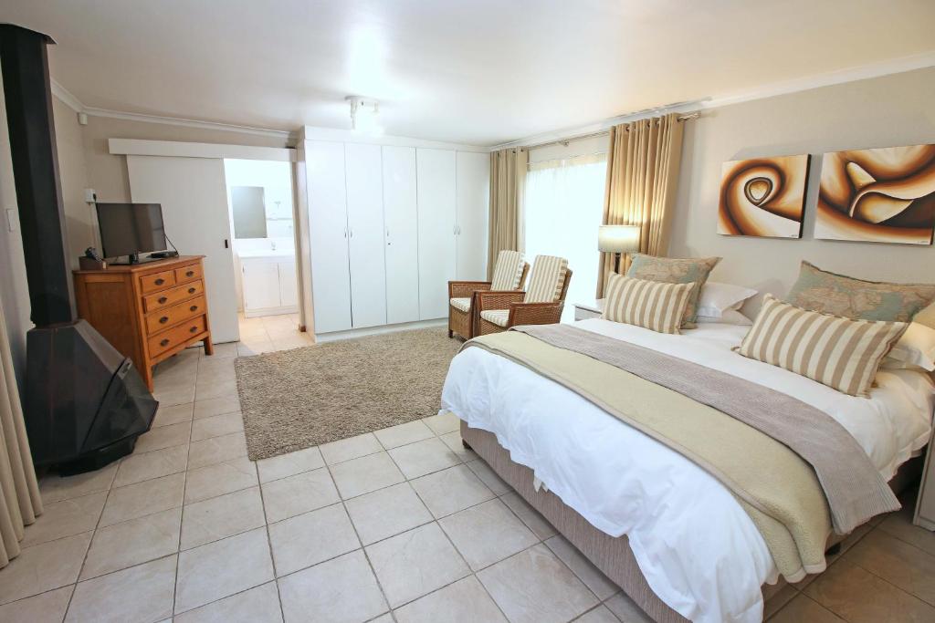 10VDW Self Catering Apartments - image 7