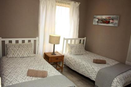 Amies Self-Catering Apartments - image 12