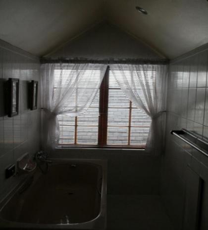 Panorama Self Catering 2 - image 12