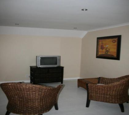 Panorama Self Catering 2 - image 15