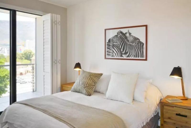 Sleek and Elegant Suite @ The Rockwell Hotel - image 2