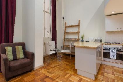 1bed apartment in iconic city block - image 2