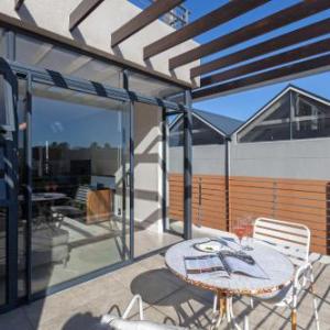 Quayside 301 by CTHA