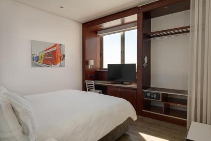 Protea Hotel by Marriott Fire & Ice Cape Town - image 4