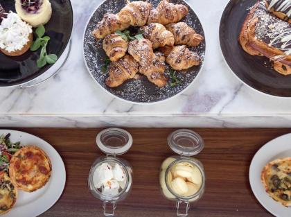 Vineyard Hotel - image 3