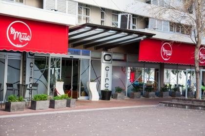 Circa Luxury Apartment Hotel - image 1