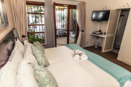 Point B Guest House - image 18