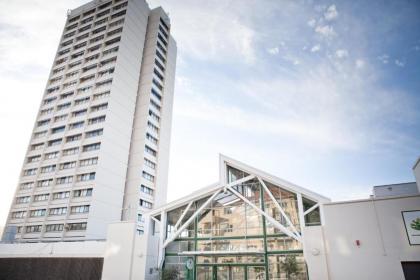 Gardens Centre Holiday Apartments - image 1