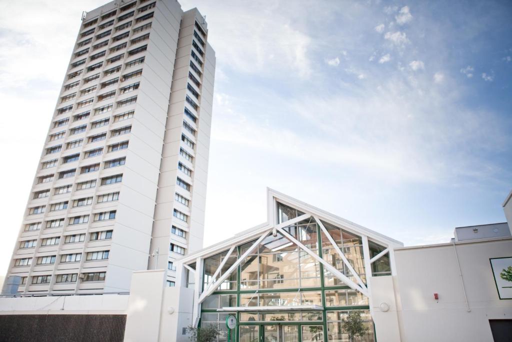 Gardens Centre Holiday Apartments - main image