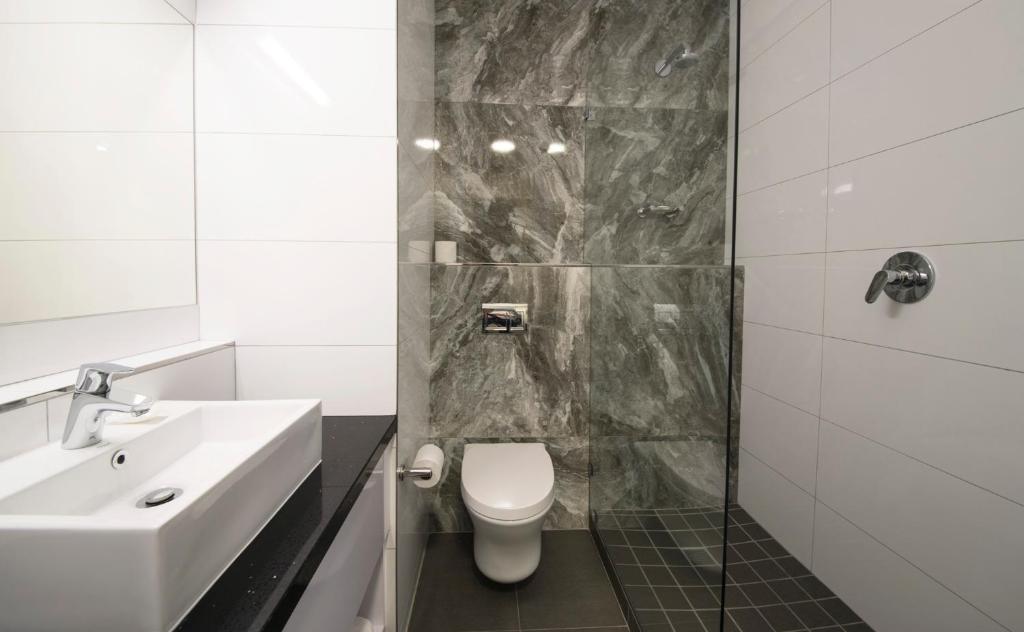 Gardens Centre Holiday Apartments - image 2