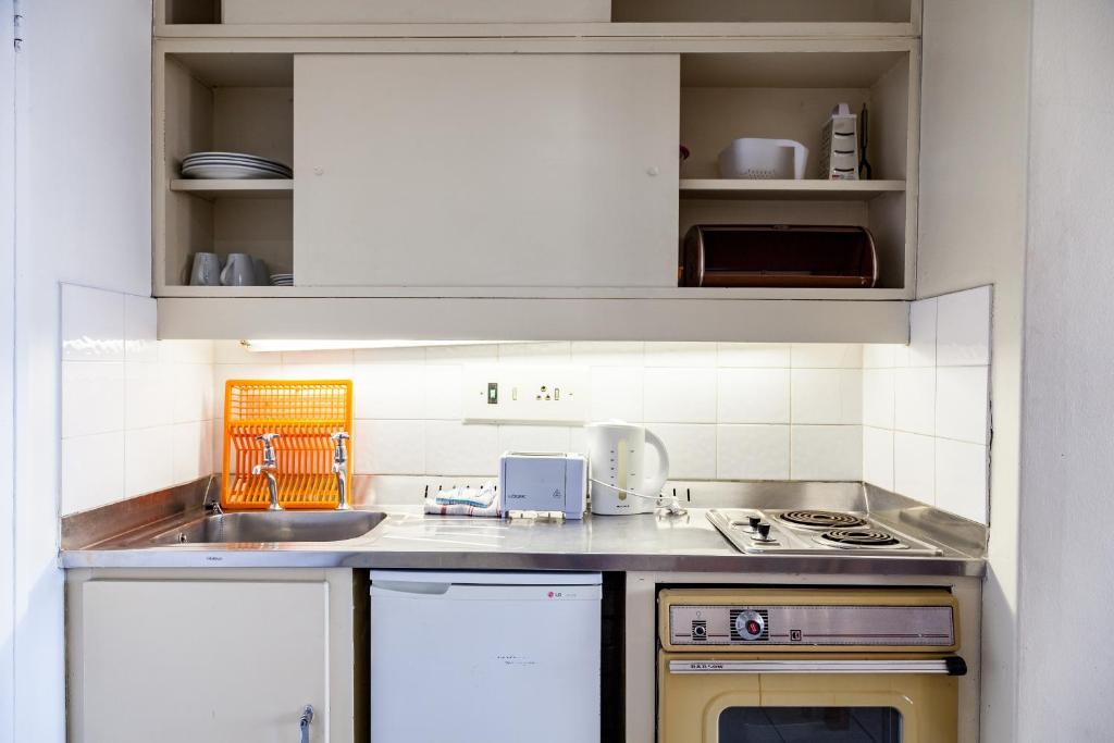 Gardens Centre Holiday Apartments - image 7