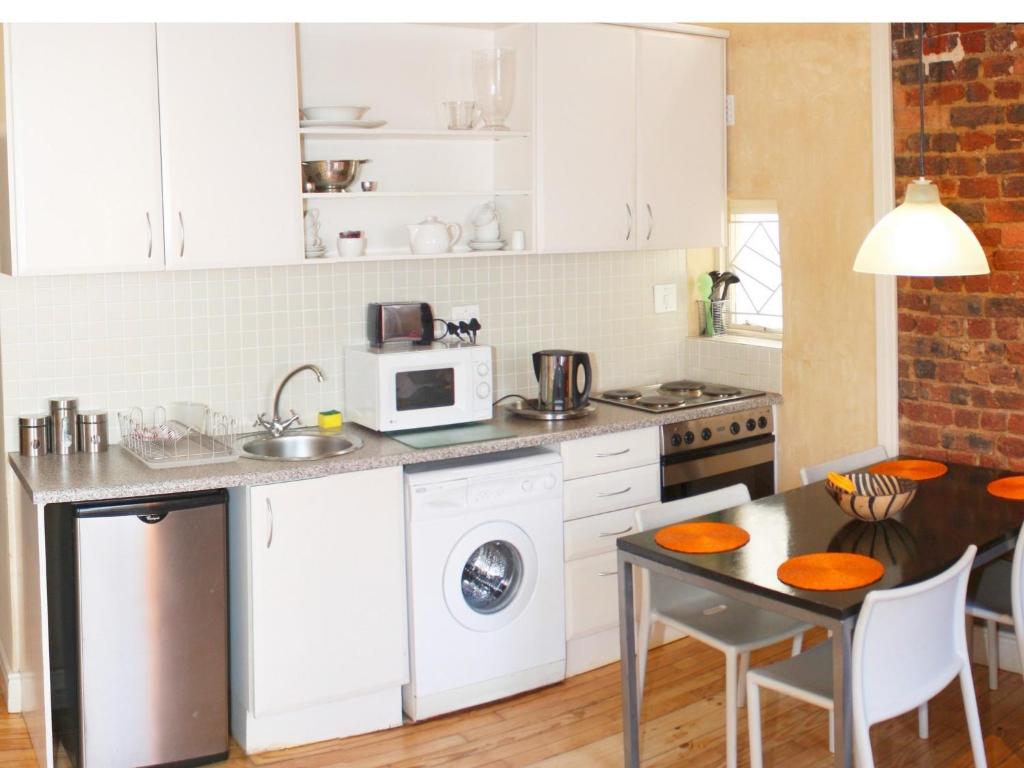 Daddy Long Legs Self Catering Apartments - image 2
