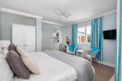 61 on Camps Bay - image 14