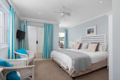 61 on Camps Bay - image 15