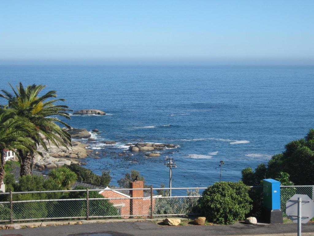 61 on Camps Bay - image 2