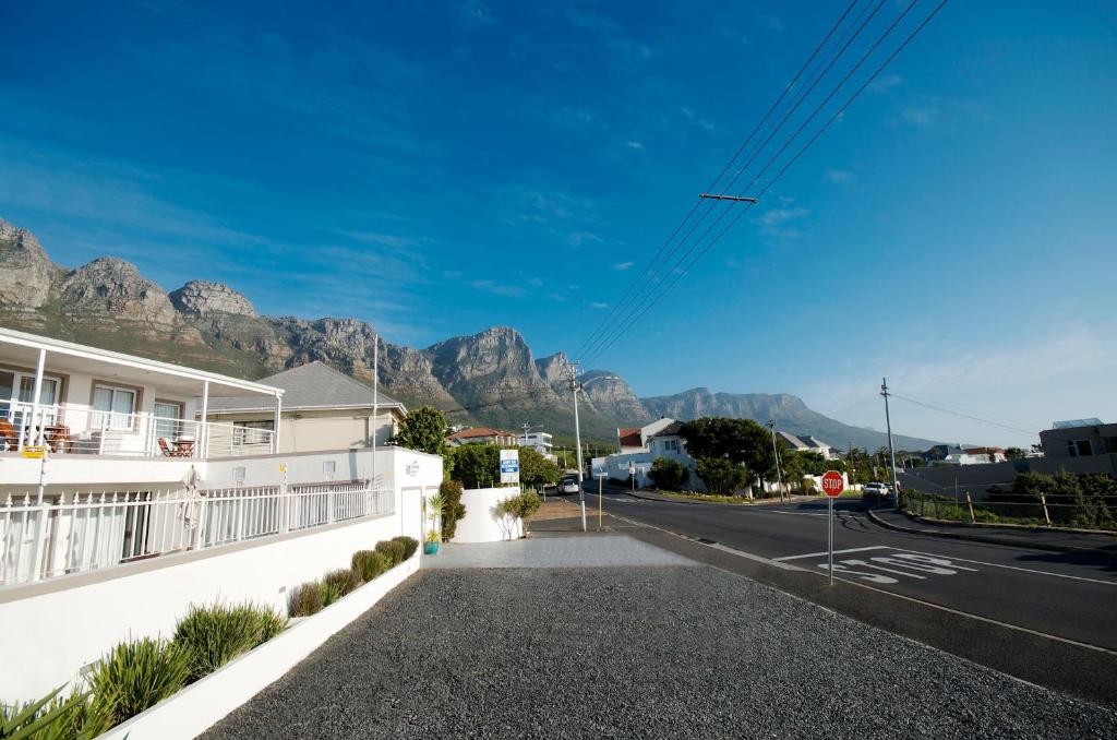 61 on Camps Bay - image 3