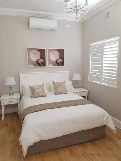 STAR APARTMENTS - image 9