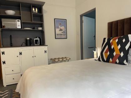 Belmont Guest House - image 30