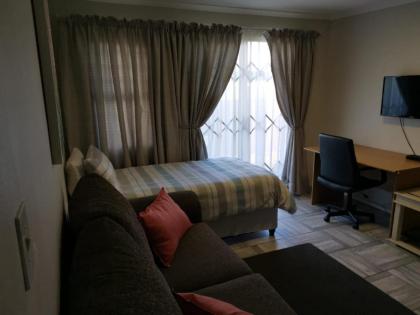 Serengeti Self Catering Units - image 21