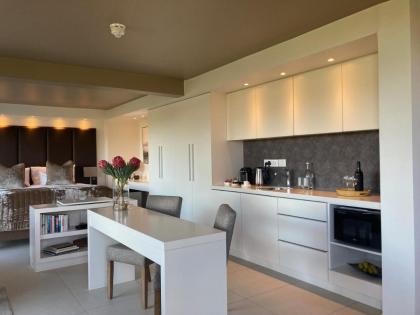 Cape Vermeer - image 23