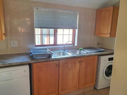 Ringwood Villa - image 23