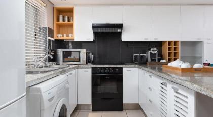 HarbourEdge Suites by Totalstay - image 25