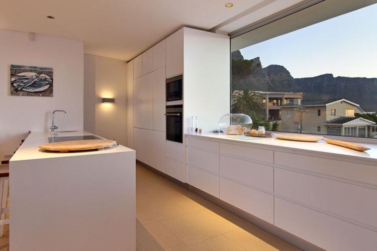 Silvertree - main image
