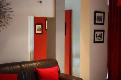 Apt 67 Long Street no loadshedding - image 21