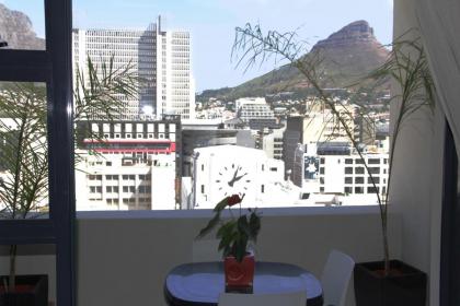 Apt 67 Long Street no loadshedding - image 22