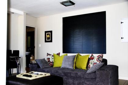 Apt 67 Long Street no loadshedding - image 25