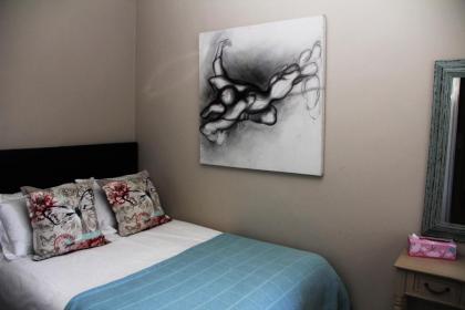 Apt 67 Long Street no loadshedding - image 26