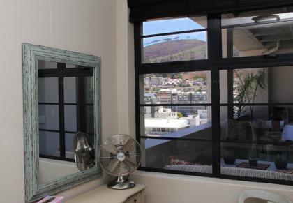 Apt 67 Long Street no loadshedding - image 27