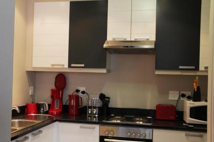 Apt 67 Long Street no loadshedding - image 28