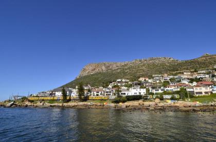 The Upper Deck at Sunny Cove - image 3