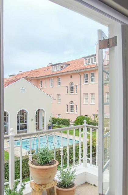 The Majestic Apartments Luxury Private Rental 8 Middedorp - image 30