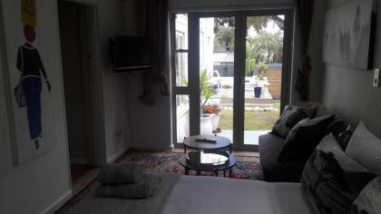 Camps Bay Apartment - image 12