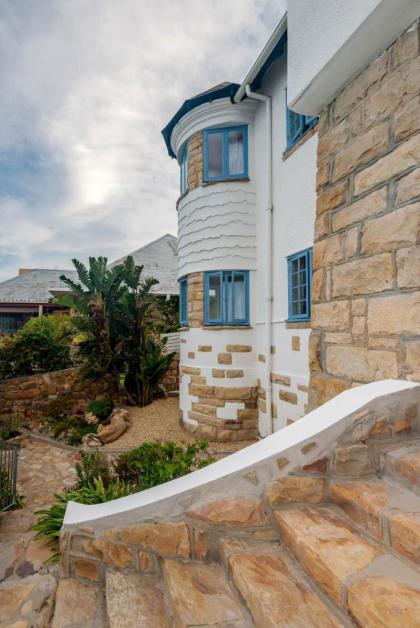 Sunny Cove Manor - image 23