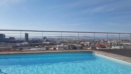 Secure Studio Apartment: Great Central Location - image 7